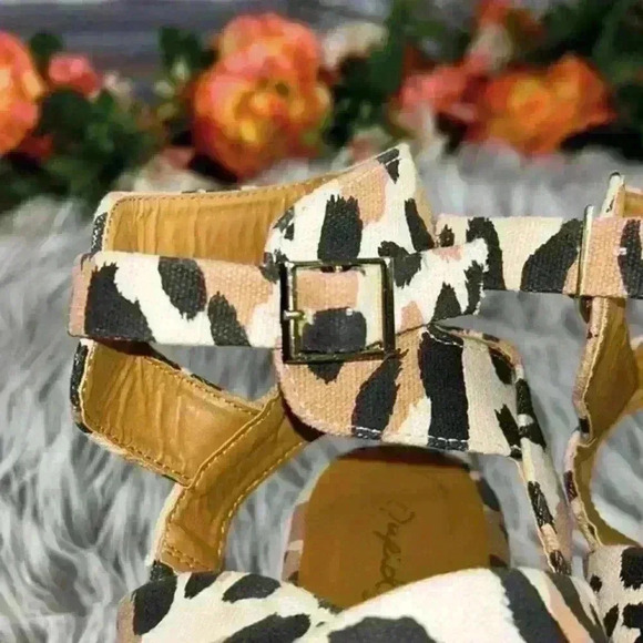 Qupid Leopard Print Canvas Platform Cross Over Espadrilles, 7.5 - Picture 5 of 12